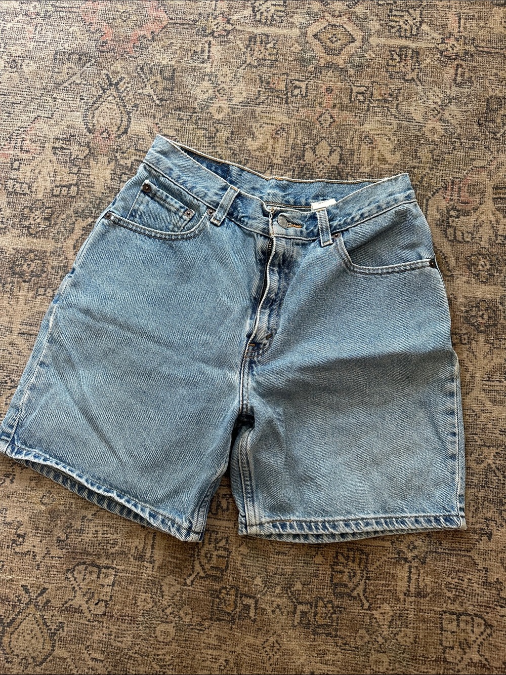 Vintage Levi’s women’s jean shorts vintage size 8 mis
